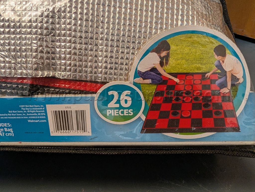 giant checkerboard game — photo 1