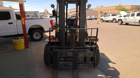 ADOT - L210 - 1989 CLARK C500 Y60 FORKLIFT 6000 LB **TOW ONLY**