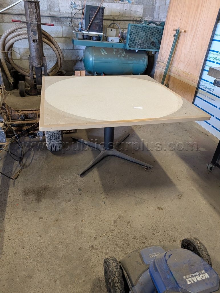 48"x48"x26" square table — photo 1