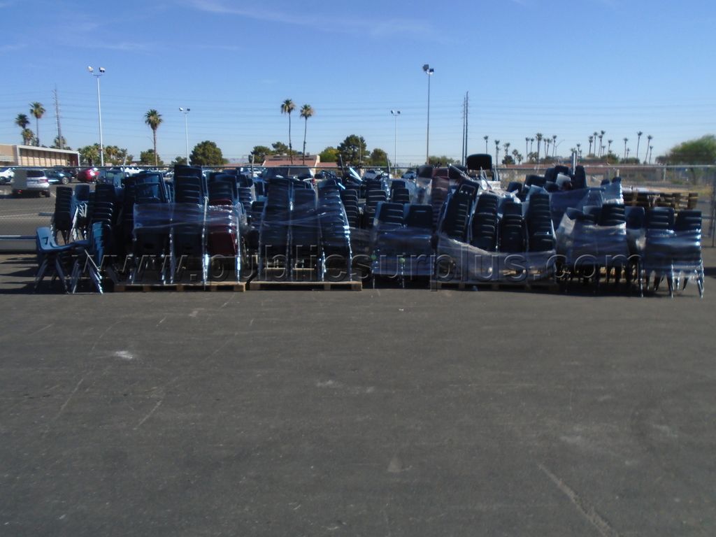 1200 TO 1500 BLUE CHAIRS/ 18" 16 "12" AND 10" — photo 1