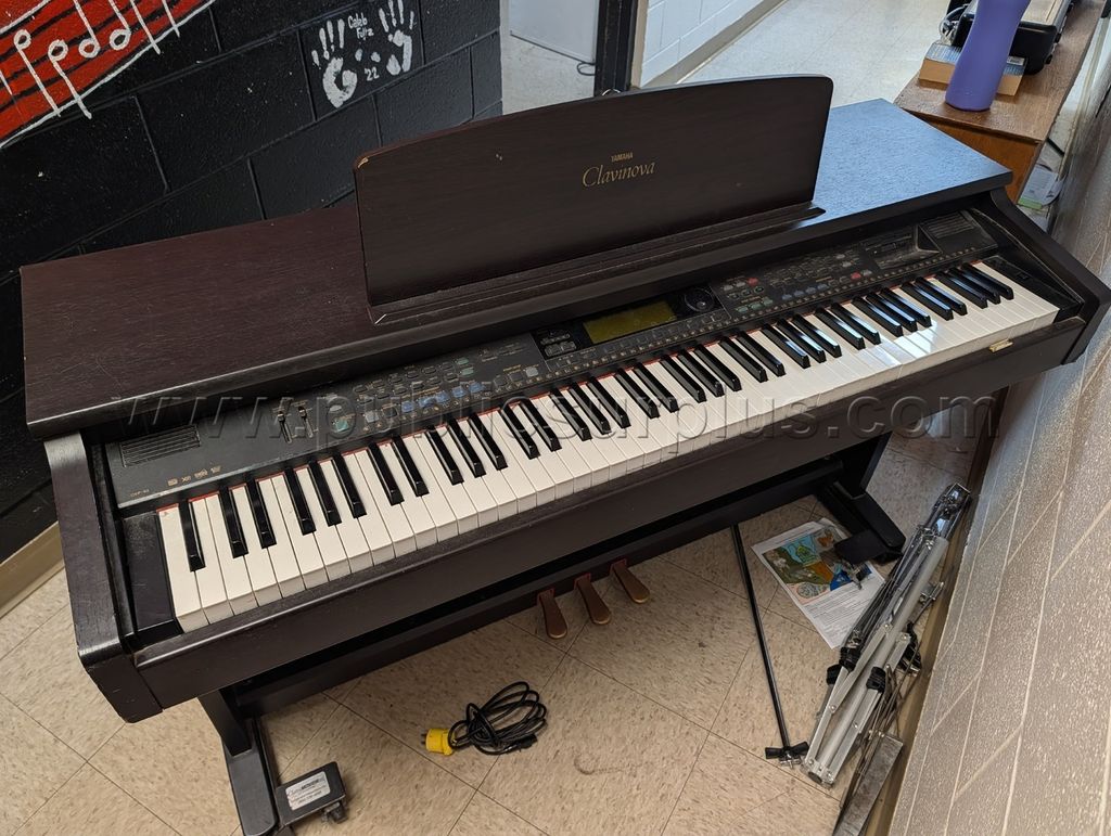 Yamiha Clavinova digital piano — photo 1