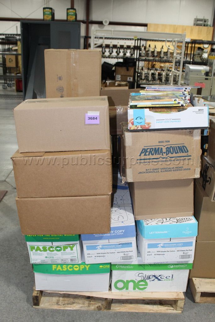 pallet of (used) books ~3684~ — photo 1