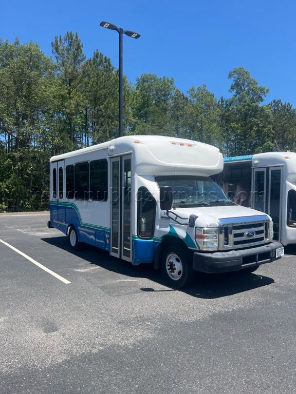 2016 E450 gas bus 149 — photo 1