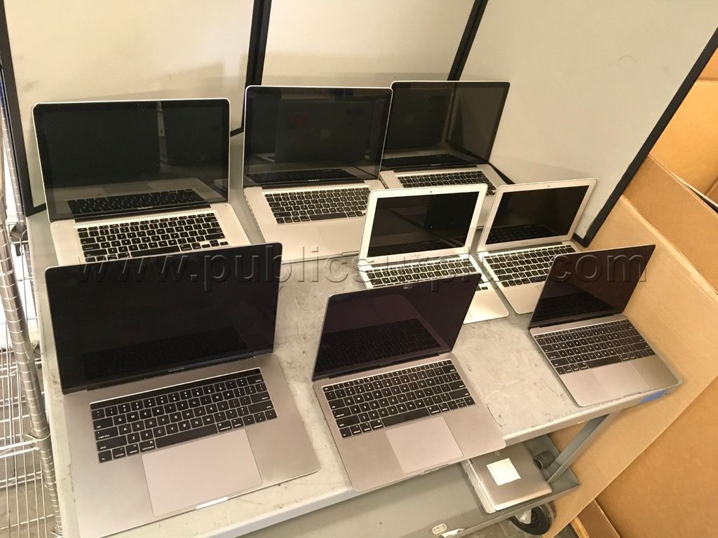Lot of 8 Used Miscellaneous Apple MacBooks - photo 1
