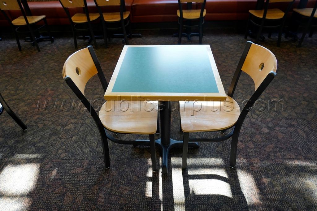(1) Table (2) Chairs — photo 1