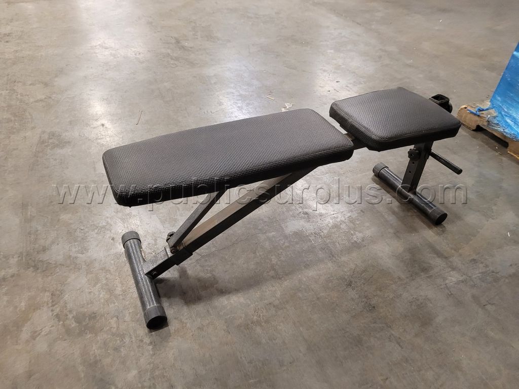 DECLINE AND INCLINE ADJUSTABLE BENCH — photo 1