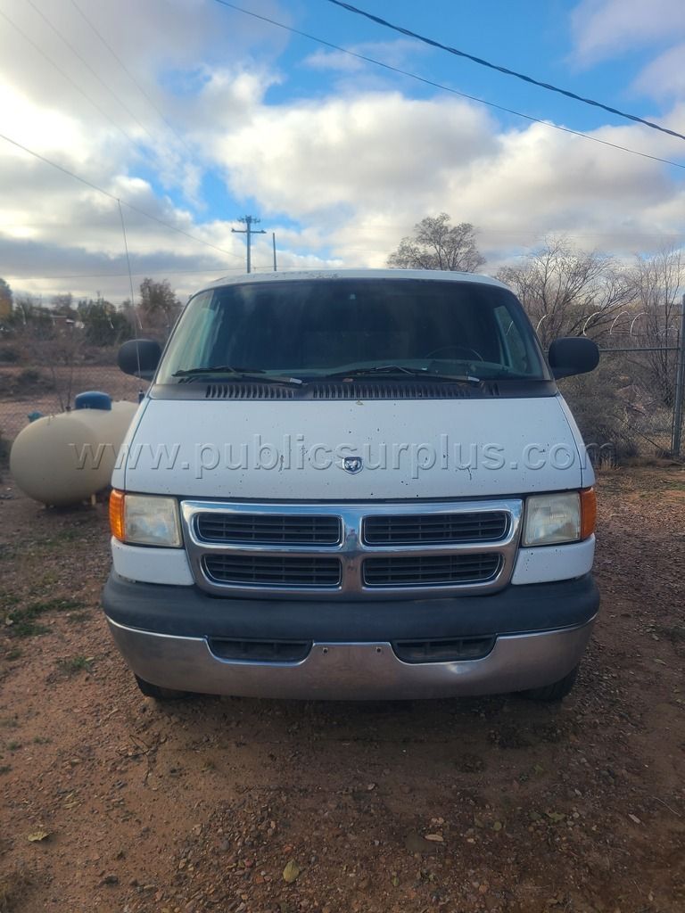 1999 Dodge Van — photo 1