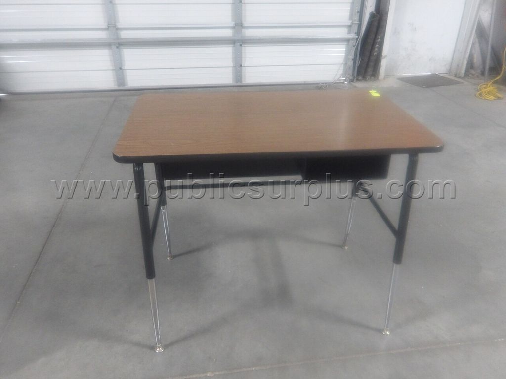 Small Student Desk - photo 1