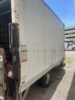 1998 GMC white box truck — photo 1