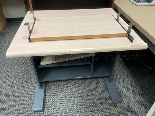 Table (211043 NM) — photo 1