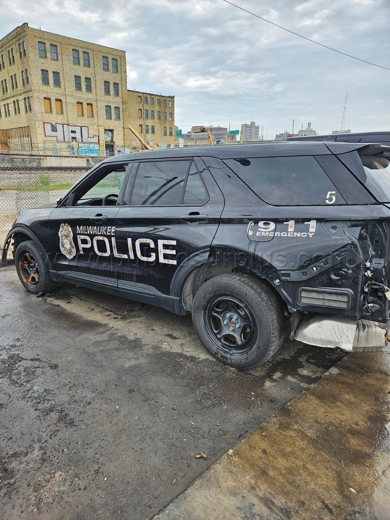 2020 Explorer AWD Police Interceptor Hybrid v09666 — photo 1