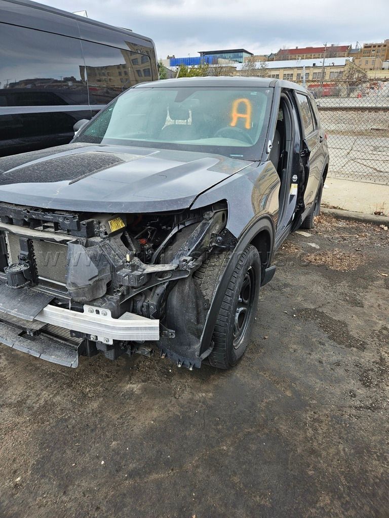 2021 Explorer AWD Police Interceptor Hybrid v20743 — photo 1