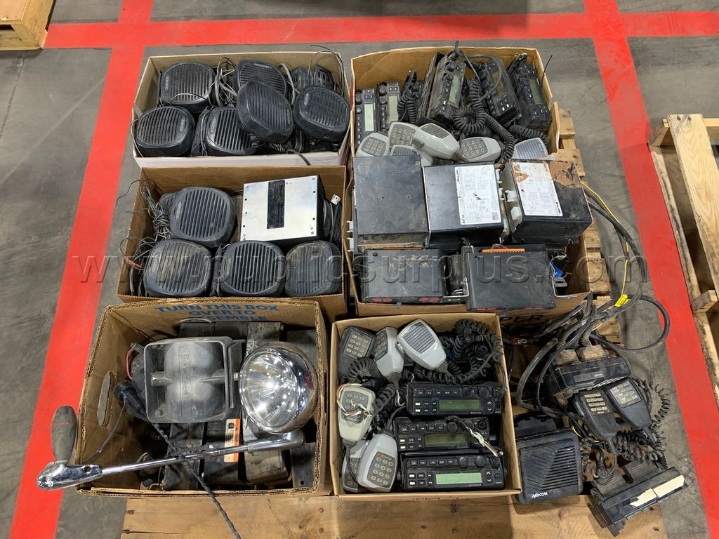 Radio Equipment (Control Heads, Mics & Speakers) /KK — photo 1