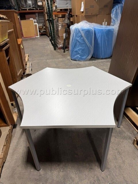 Lot of (8) Tables-2 — photo 1