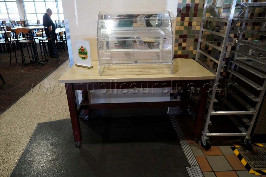 Bake Good Display — photo 1