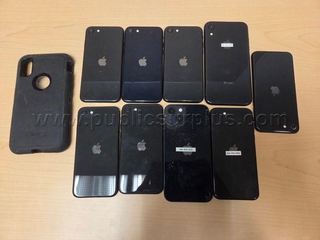 (9) Miscellaneous iPhones and (1) Miscellaneous Phone Case — photo 1