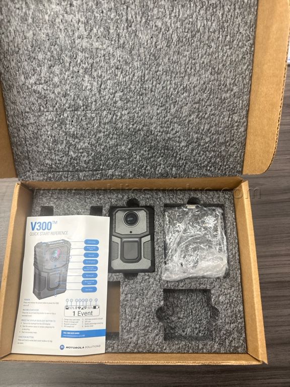 NEW Motorola V300 Body Worn Camera with Mount 068704 — photo 1