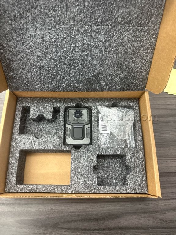 NEW Motorola V300 Body Worn Cameras with Mount 068614 — photo 1