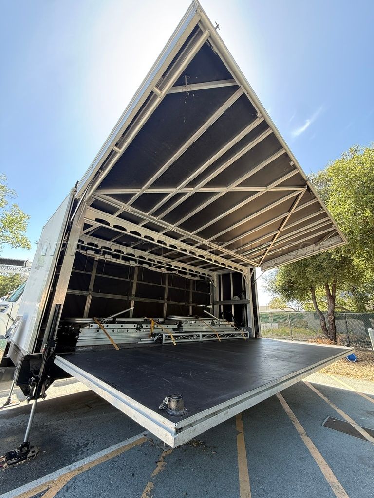 2014 Apex 1620 Mobile stage — photo 1