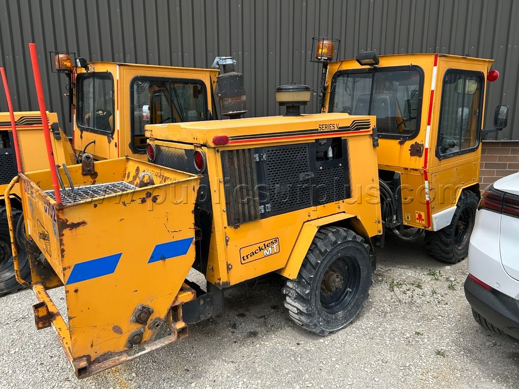 2003 Trackless MT-V Sidewalk Tractor — photo 1