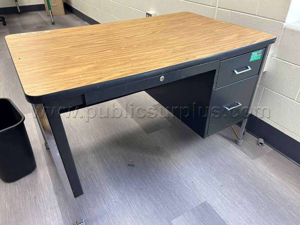 Teacher desk (sold 5 per) — photo 1
