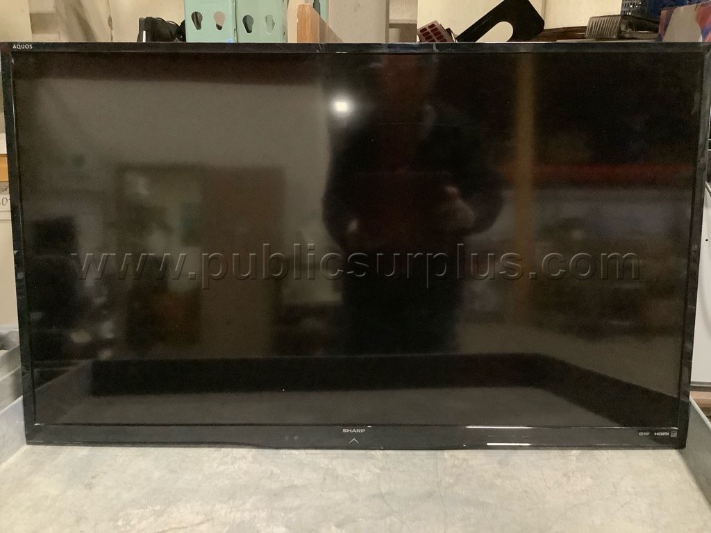 7979 - Sharp Aquos 40" TV — photo 1