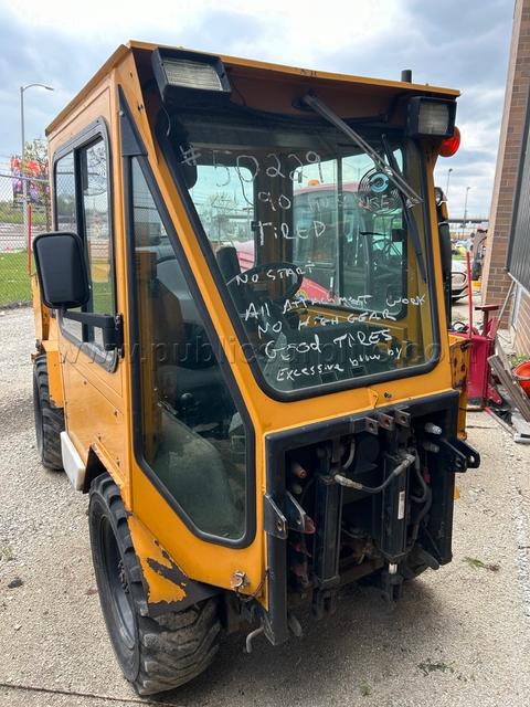 2003 Trackless MT-V Sidewalk Tractor