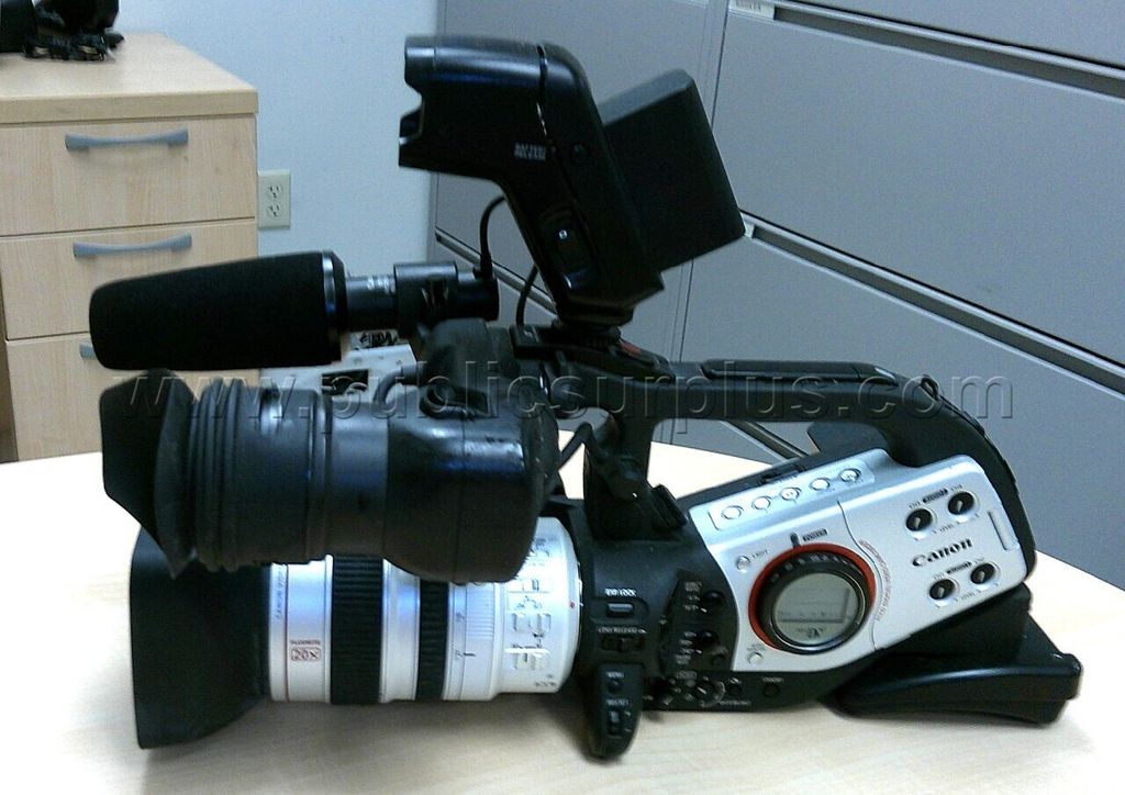 Canon 3CCD Digital Video Camcorder - photo 1