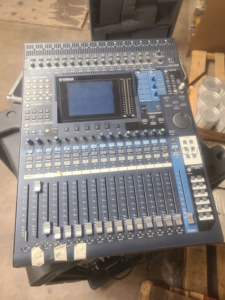 Yamaha DM1000 Digital Mixer — photo 1