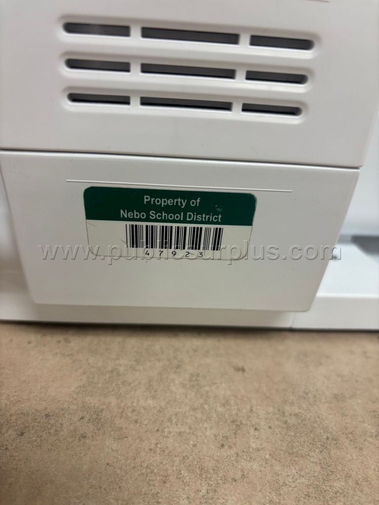 Bernina Sewing Machine — photo 1