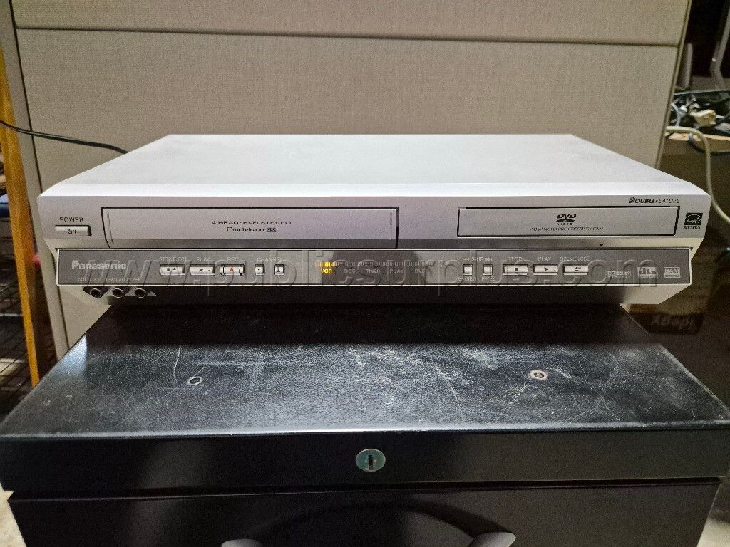 Panasonic VHS/DVD Combo Player — photo 1