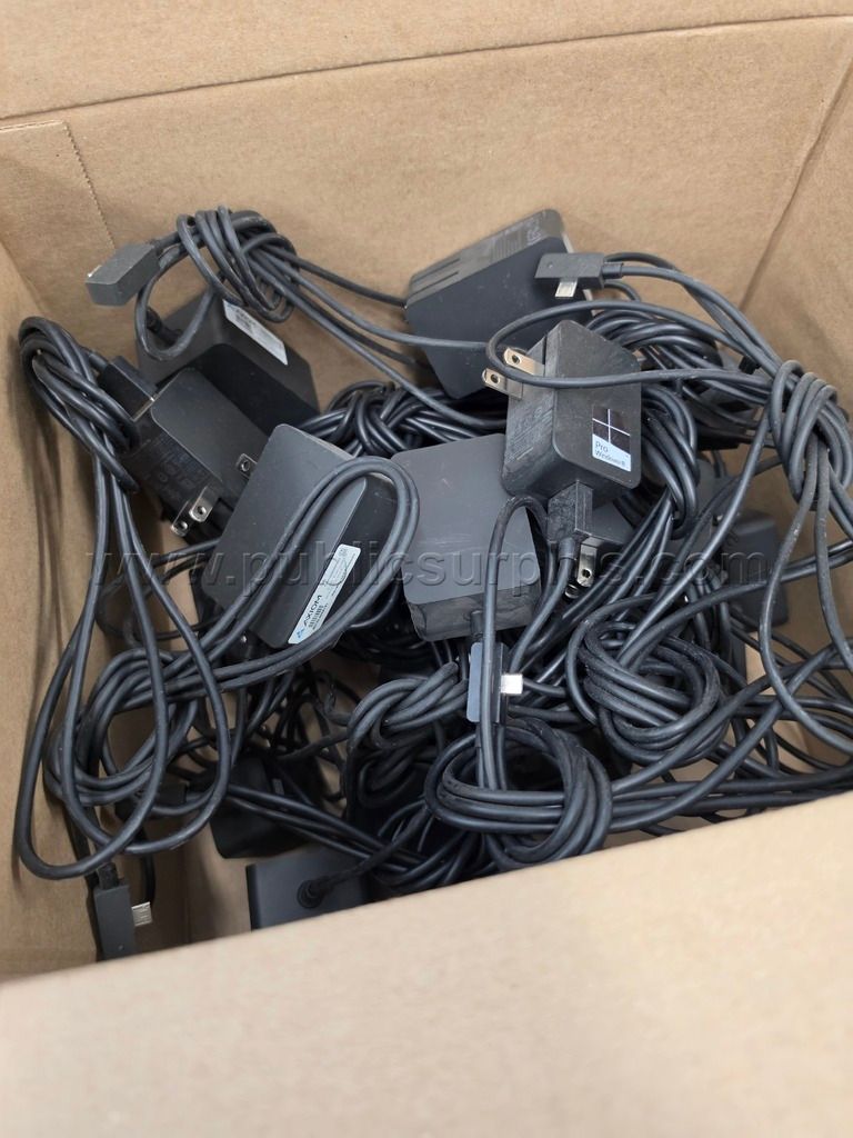 Box of 23 Surface chargers - photo 1