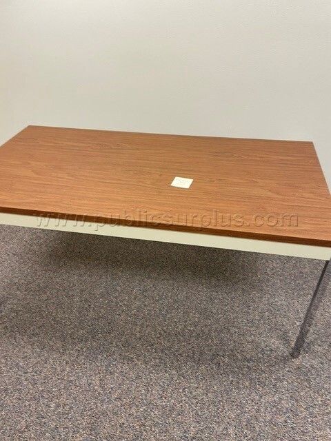 Desk 2 — photo 1