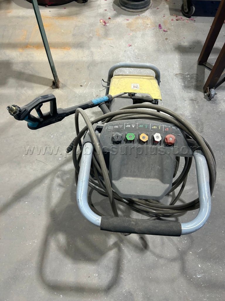 Pressure Washer — photo 1