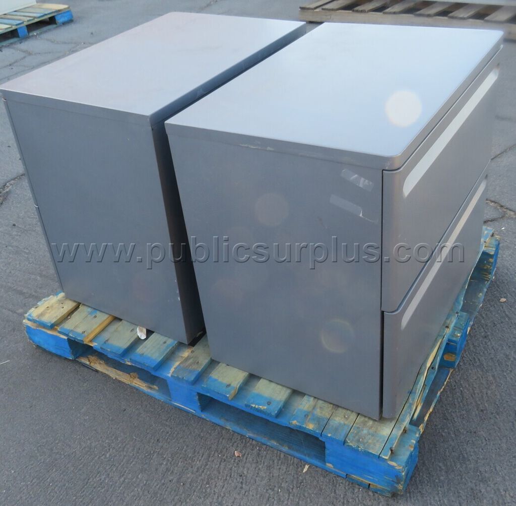 Lot of 2 File Cabinets — photo 1