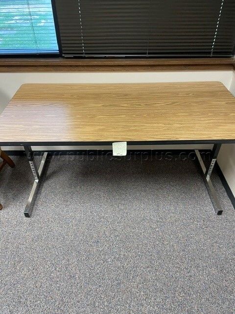Folding Table — photo 1