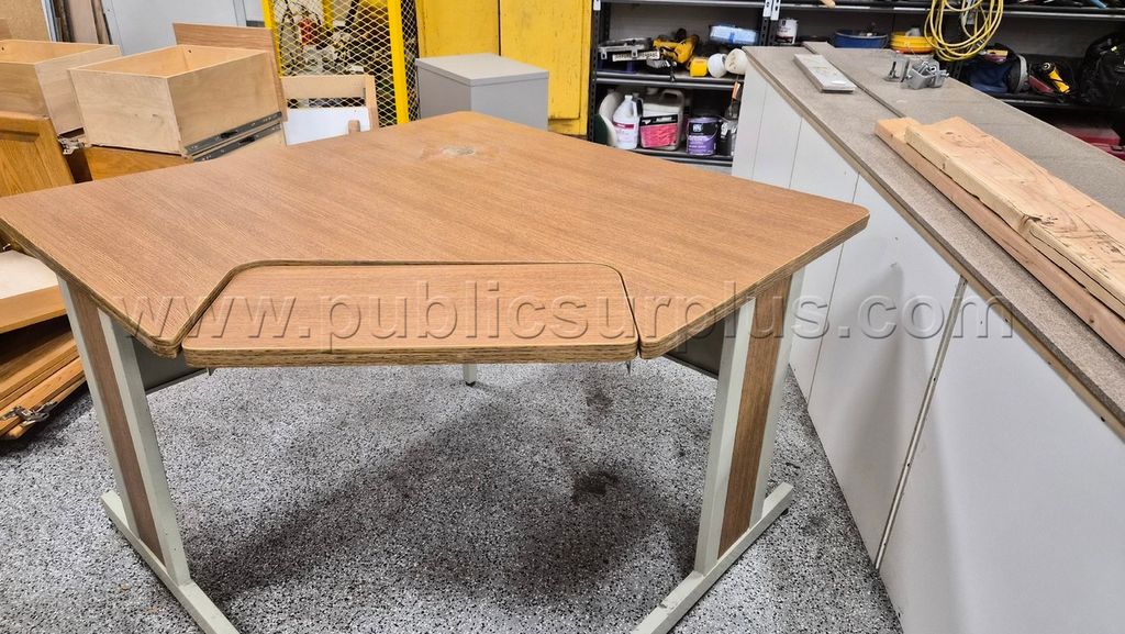 Desk — photo 1