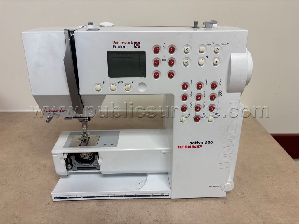 Bernina Sewing Machine — photo 1