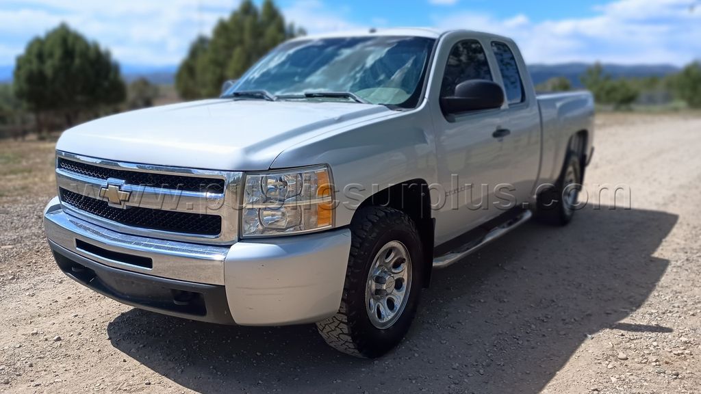 2011 Chevrolet Silverado 1500 WT 4x4 Extended Cab — photo 1