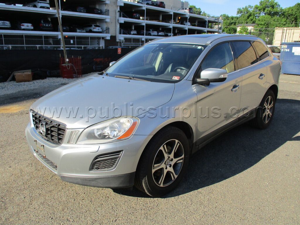 Volvo — photo 1