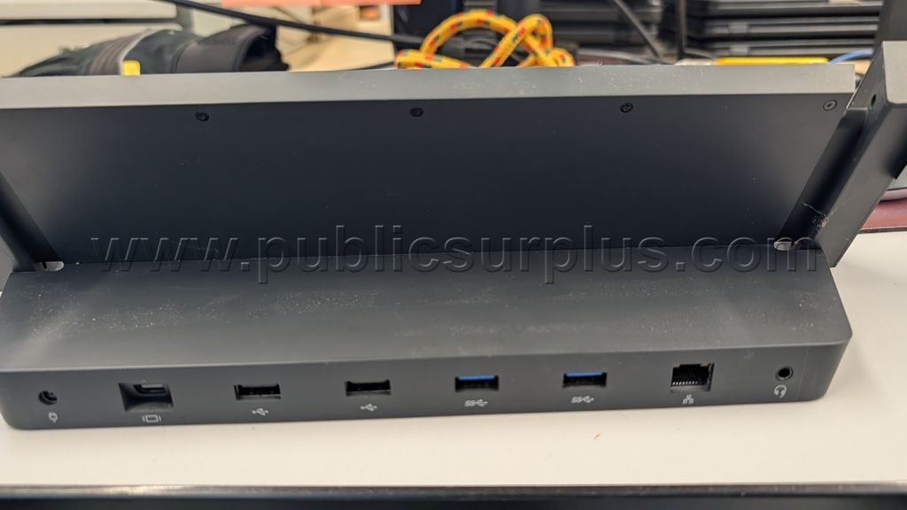 Surface Docking Station — photo 1