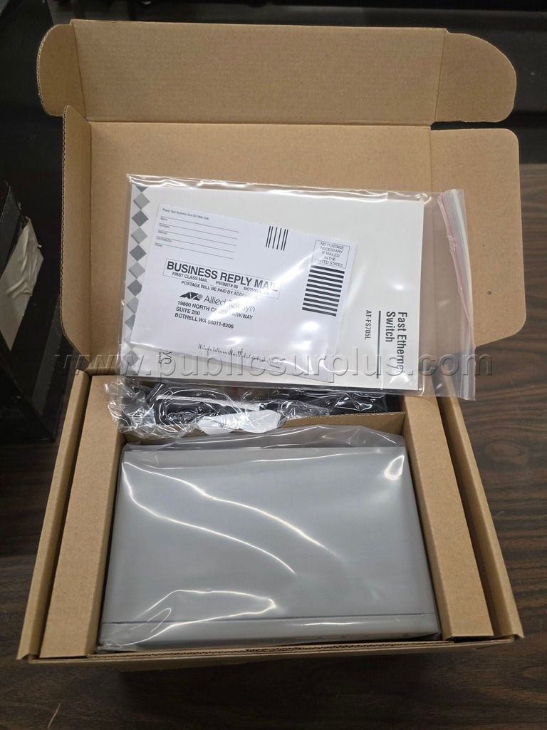 3 - Allied Telesyn AT-FS705L Switch (118417) BID IS PER SWITCH - photo 1