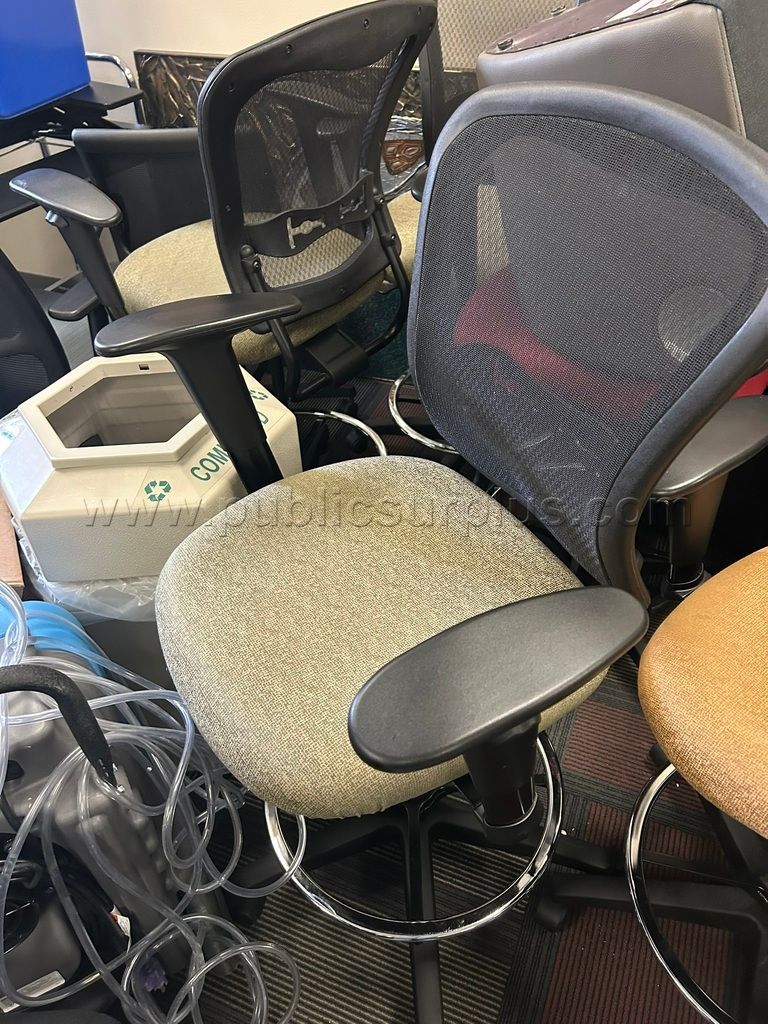 6- Instructor Stools — photo 1