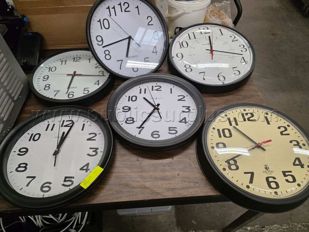 7 - 12" Battery Operated Clocks (118426) — photo 1