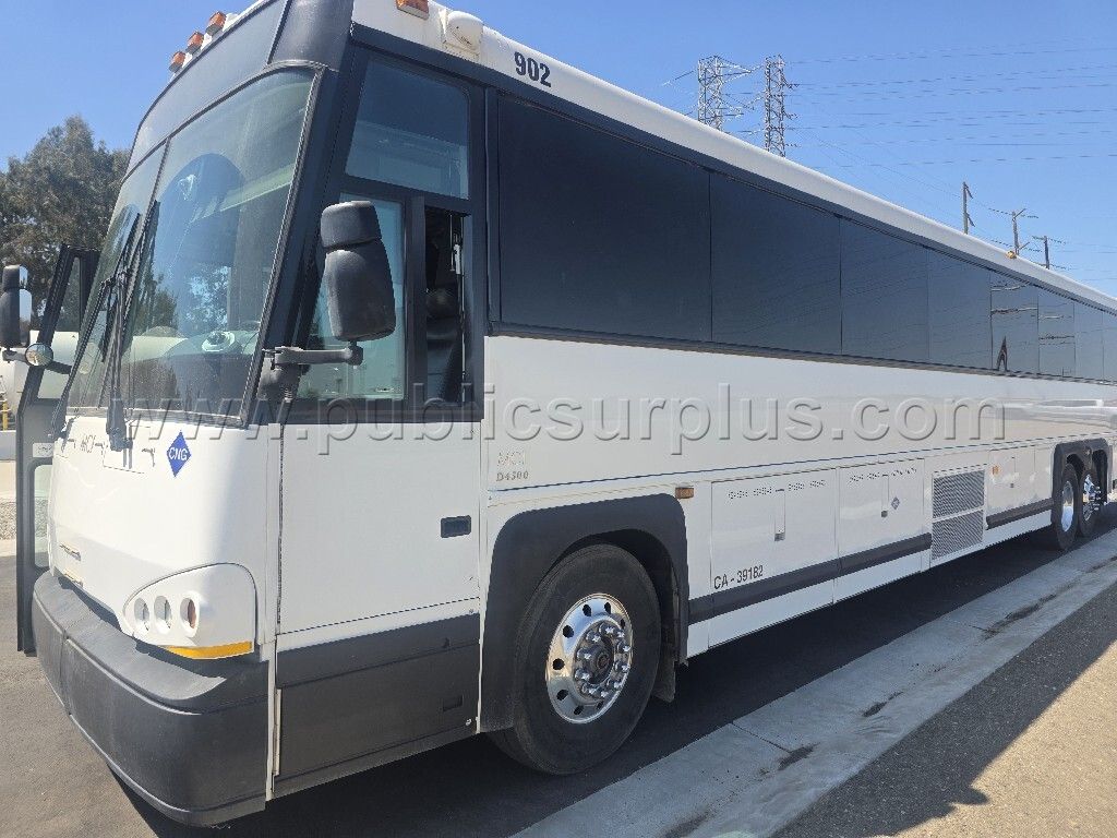 2021 MCI D4500 CNG Coach Bus — photo 1
