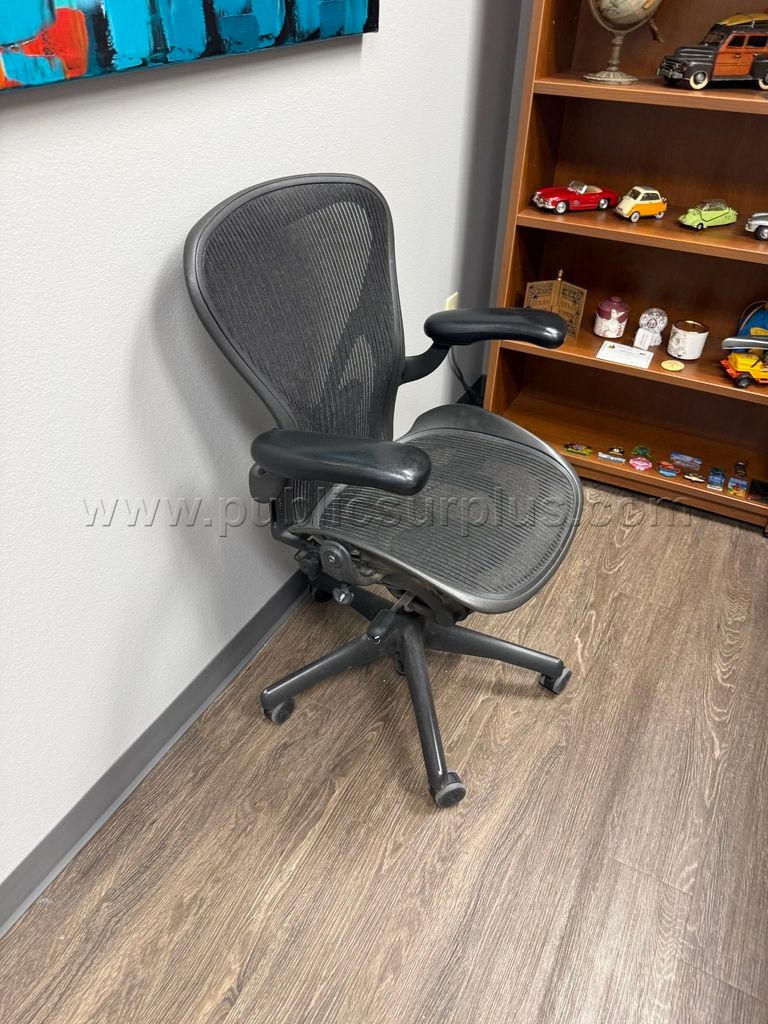 Chair — photo 1