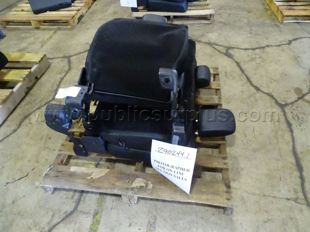 2025 Ford F-150 Rear Seats — photo 1