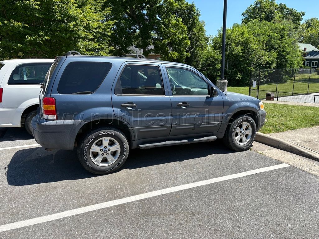 2005 Ford Escape — photo 1