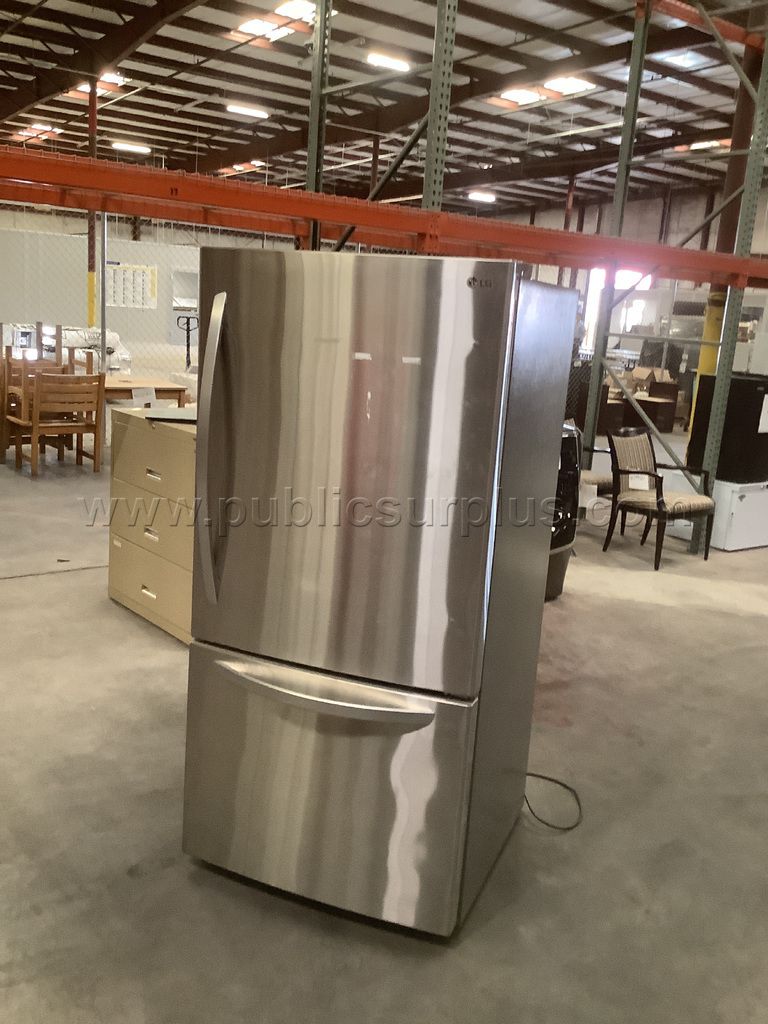 1 refrigerator (LG) — photo 1