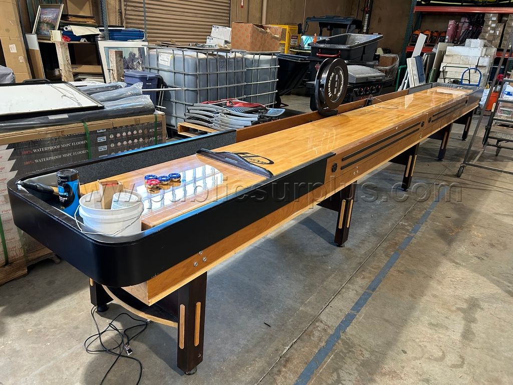 Shuffleboard table — photo 1